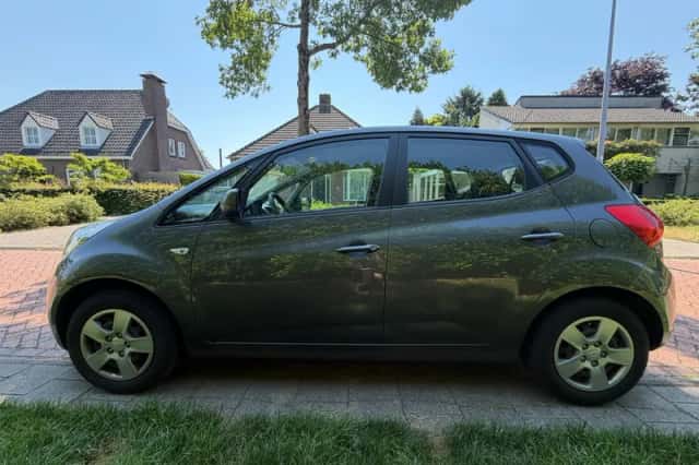 Kia Venga (2011) thumbnail 3