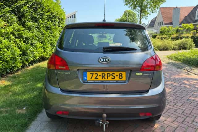 Kia Venga (2011) thumbnail 4