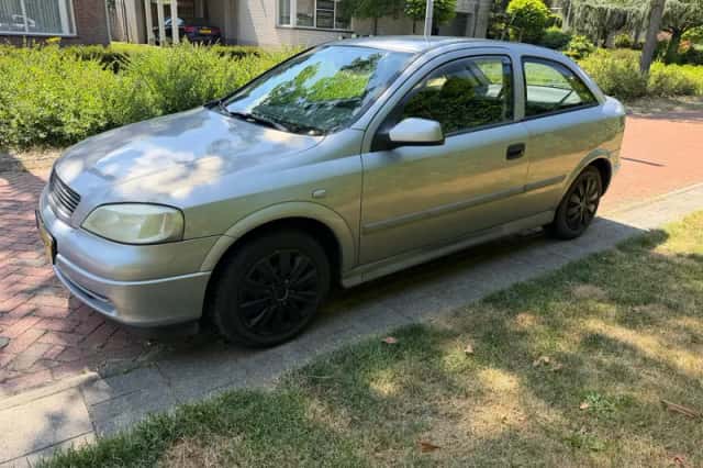 Opel Astra (2000) thumbnail 2