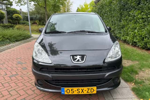 Peugeot 1007 (2006) thumbnail 2