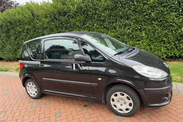 Peugeot 1007 (2006) thumbnail 6