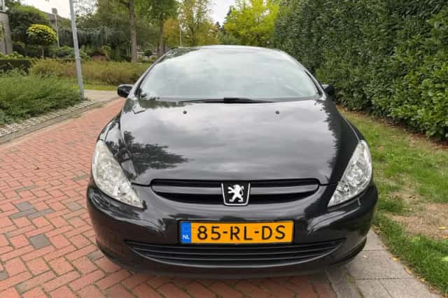 Peugeot 307 CC (2005) thumbnail 2