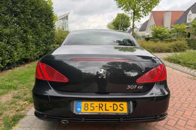 Peugeot 307 CC (2005) thumbnail 4
