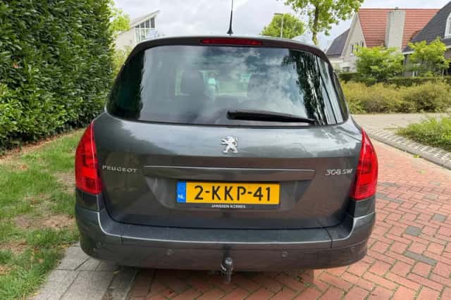 Peugeot 308 (2013) thumbnail 4