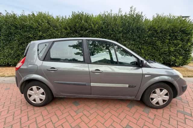 Renault Scénic (2004) thumbnail 5