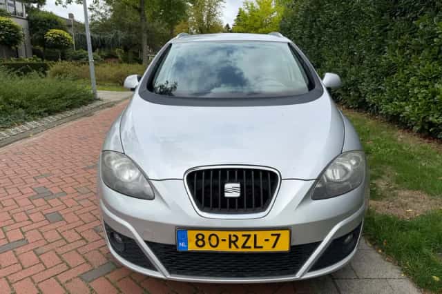 SEAT Altea XL (2011) thumbnail 2