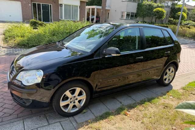 Volkswagen Polo (2007) thumbnail 2