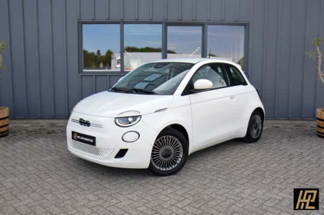 Fiat 500 (2021) thumbnail 1
