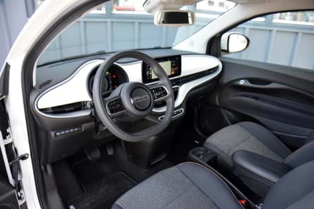 Fiat 500 (2021) thumbnail 5