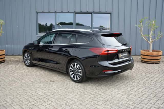 Ford Focus (2023) thumbnail 4