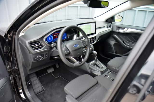 Ford Focus (2023) thumbnail 5