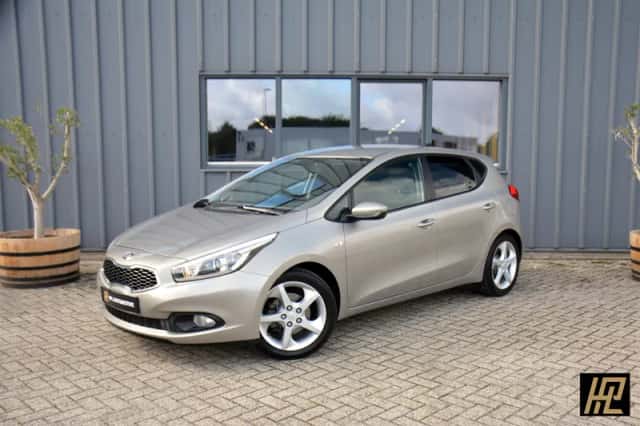 Kia Cee'd (2014) thumbnail 1