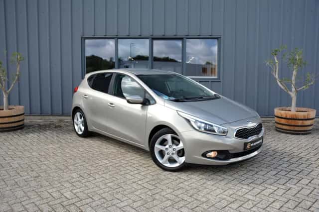 Kia Cee'd (2014) thumbnail 2