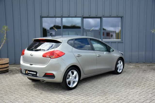 Kia Cee'd (2014) thumbnail 3
