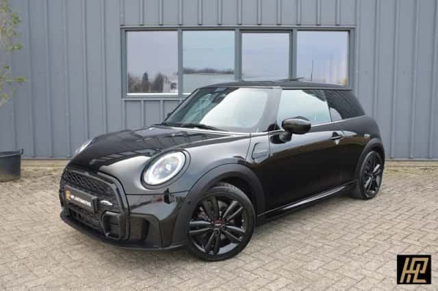 MINI Cooper (2021) thumbnail 1