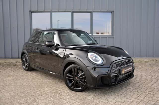 MINI Cooper (2021) thumbnail 2