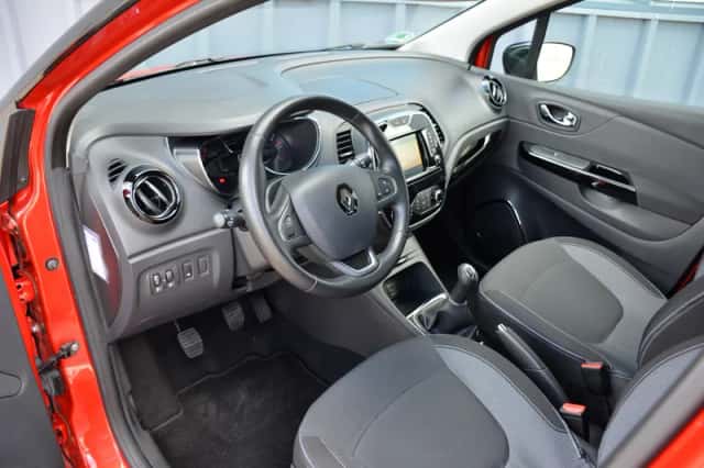 Renault Captur (2016) thumbnail 5