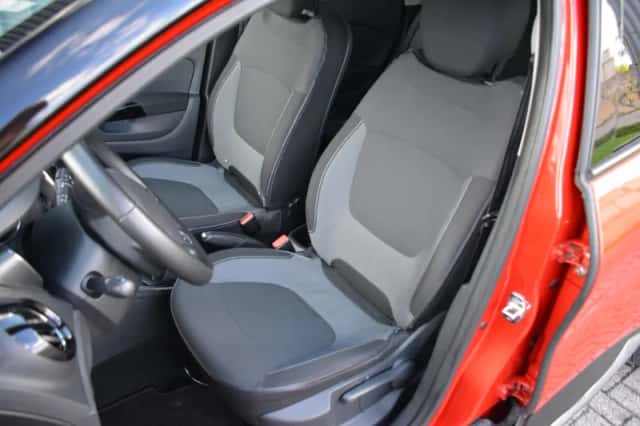 Renault Captur (2016) thumbnail 6
