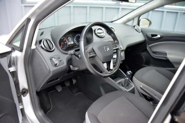 SEAT Ibiza (2016) thumbnail 5