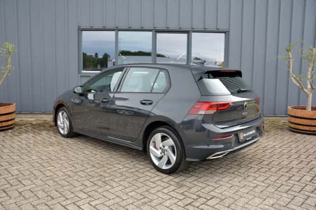 Volkswagen Golf (2022) thumbnail 4