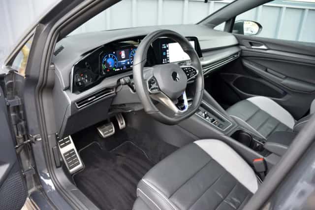Volkswagen Golf (2022) thumbnail 5