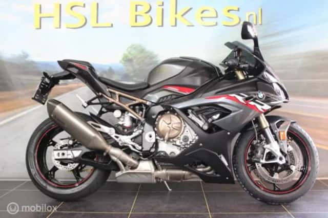 BMW S (2022) thumbnail 2