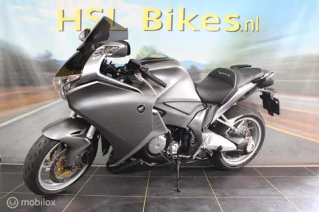 Honda VFR (2011) thumbnail 2