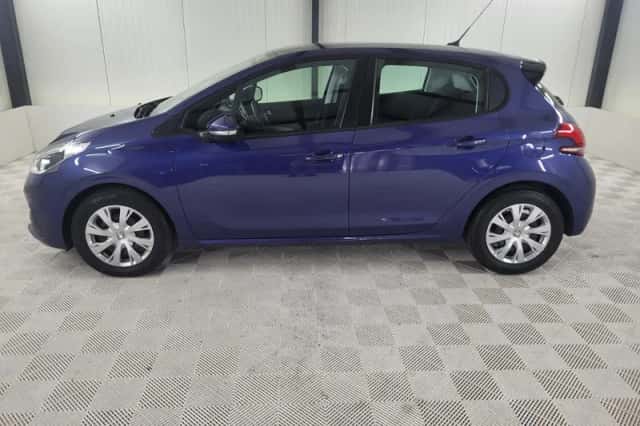 Peugeot 208 (2016) thumbnail 3