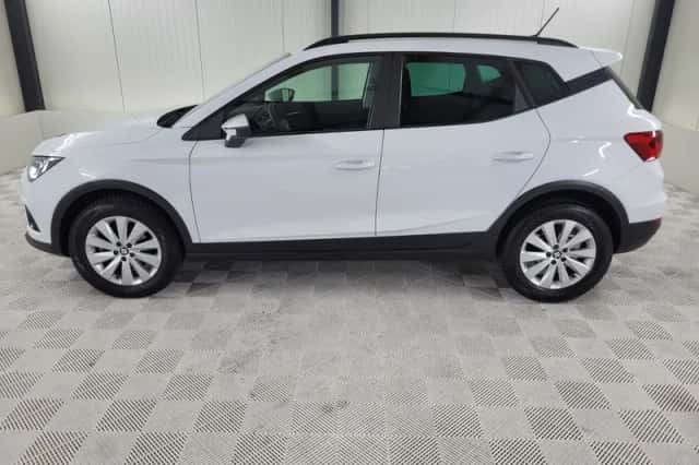 SEAT Arona (2019) thumbnail 3