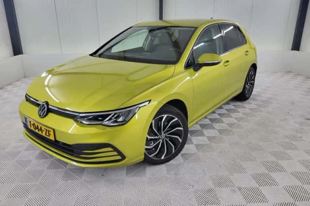 Volkswagen Golf (2023) thumbnail 1