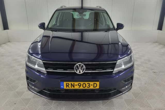 Volkswagen Tiguan (2018) thumbnail 2