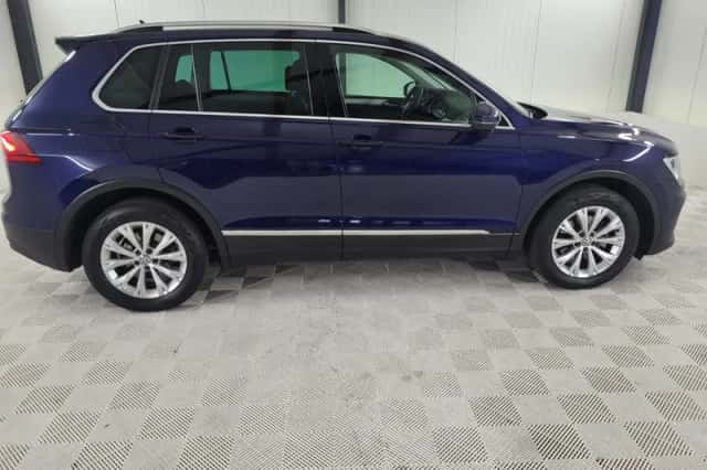 Volkswagen Tiguan (2018) thumbnail 5