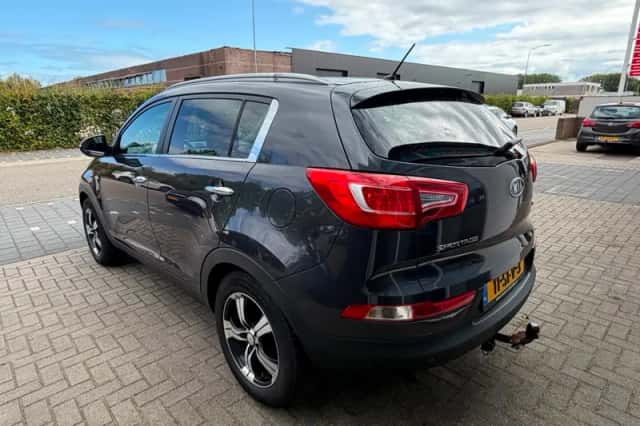 Kia Sportage (2011) thumbnail 4