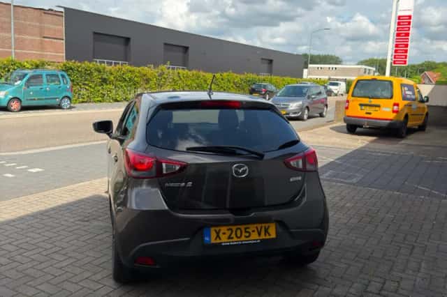 Mazda 2 (2016) thumbnail 4