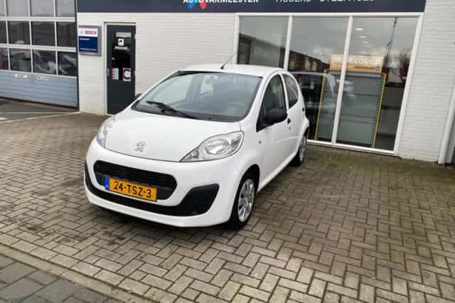 Peugeot 107 (2012) thumbnail 3