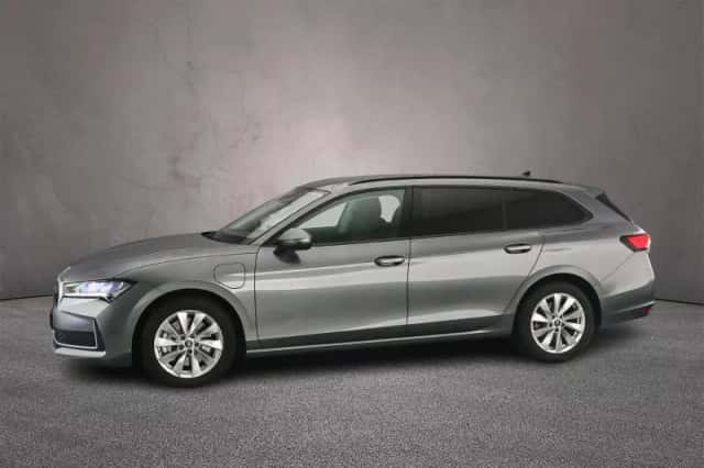 Škoda Superb (2025) thumbnail 2