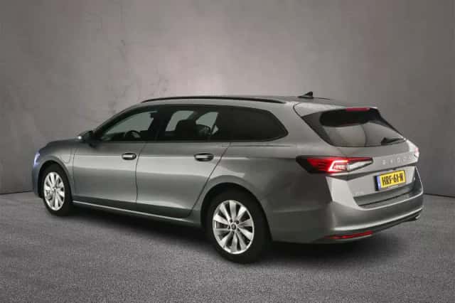 Škoda Superb (2025) thumbnail 3