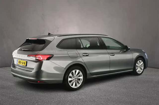 Škoda Superb (2025) thumbnail 8