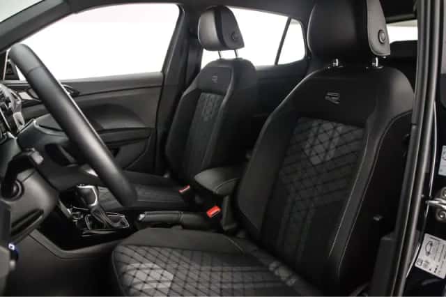 Volkswagen T-Cross (2025) thumbnail 4