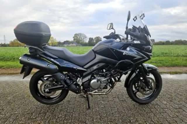 Suzuki V-STROM (2010) thumbnail 2