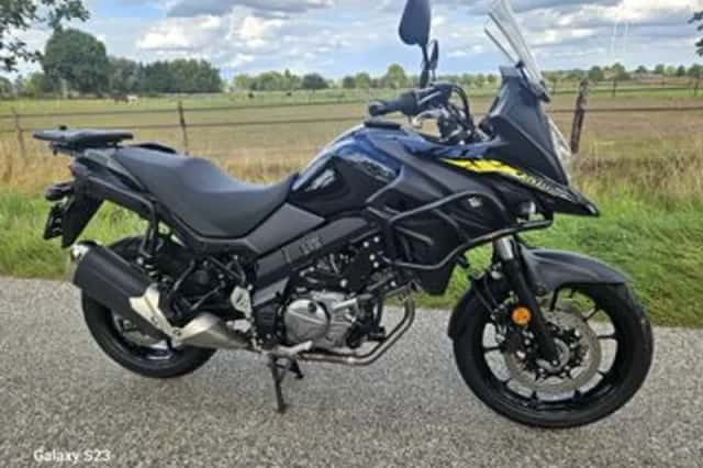 Suzuki V-STROM (2023) thumbnail 1