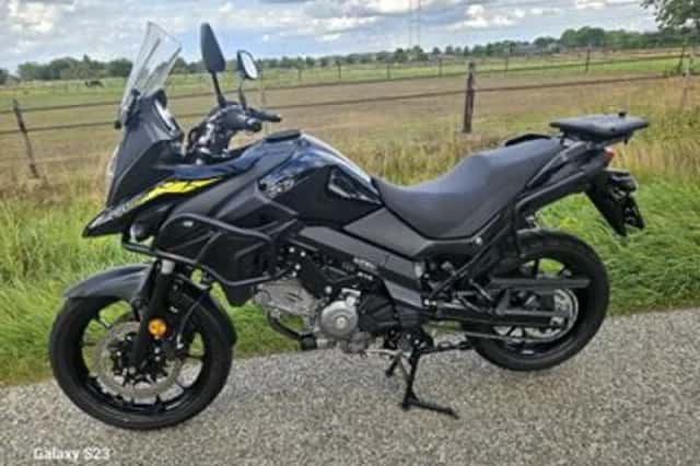 Suzuki V-STROM (2023) thumbnail 2