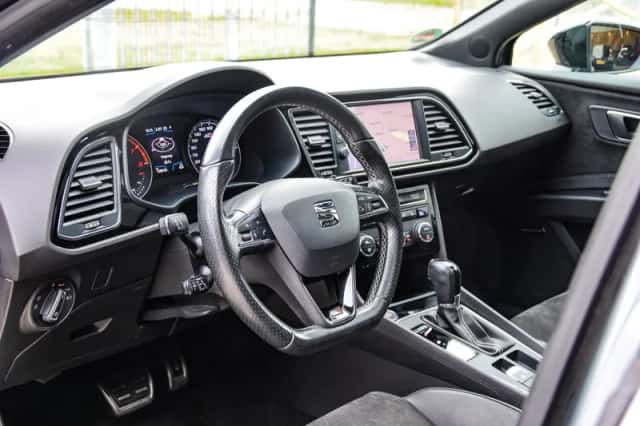 SEAT Leon (2017) thumbnail 3
