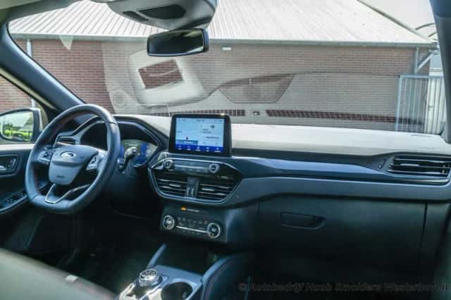 Ford Kuga (2022) thumbnail 5