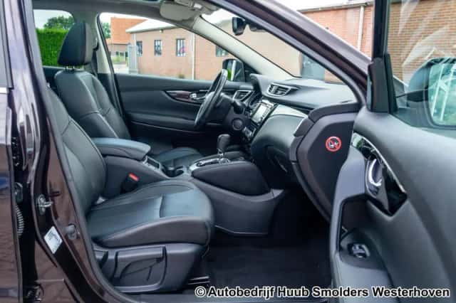 Nissan Qashqai (2016) thumbnail 3