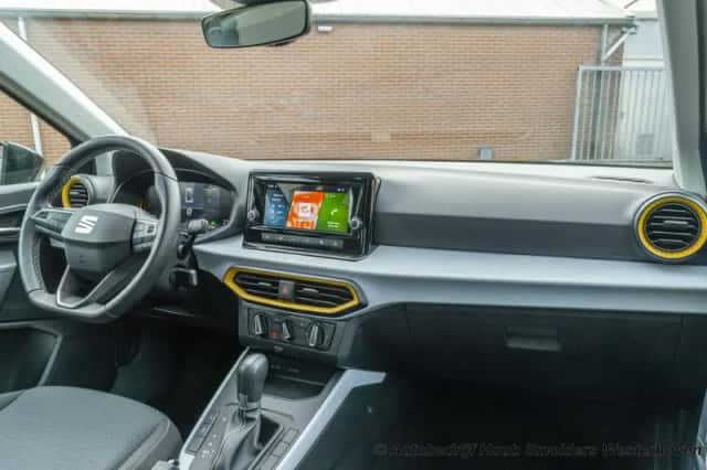 SEAT Arona (2024) thumbnail 4