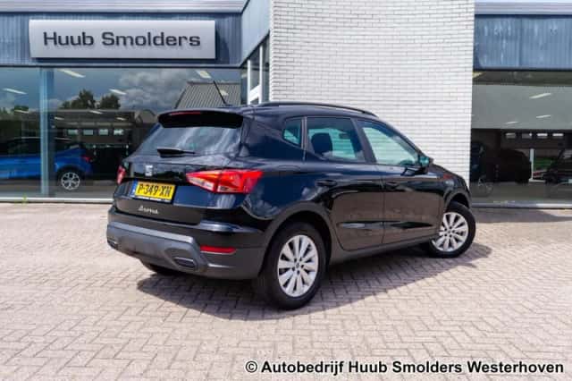 SEAT Arona (2022) thumbnail 3