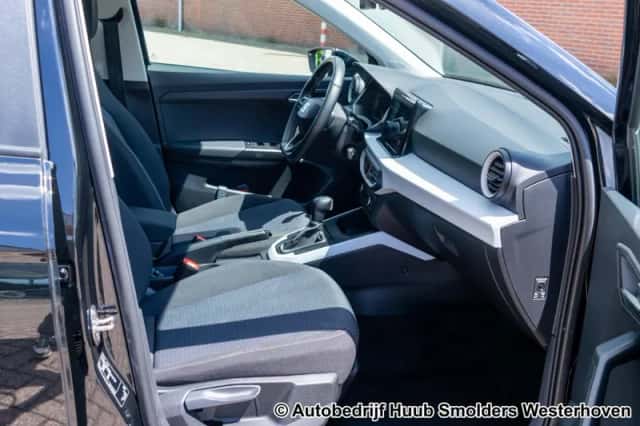 SEAT Arona (2022) thumbnail 4