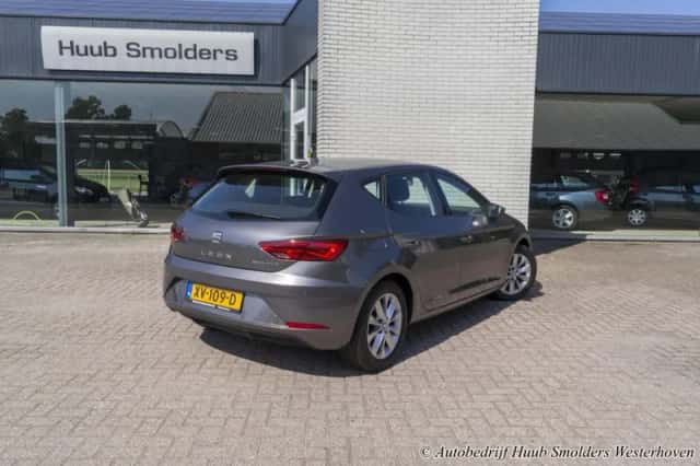SEAT Leon (2017) thumbnail 3