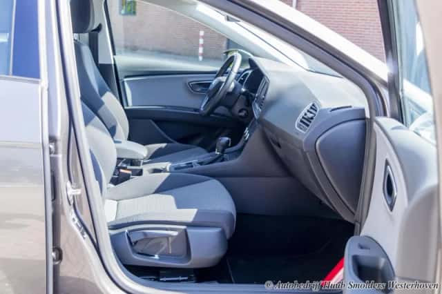 SEAT Leon (2017) thumbnail 5